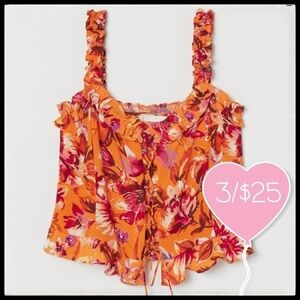 ⭐️3/$25⭐️ H&M Floral Ruffle Crop Top